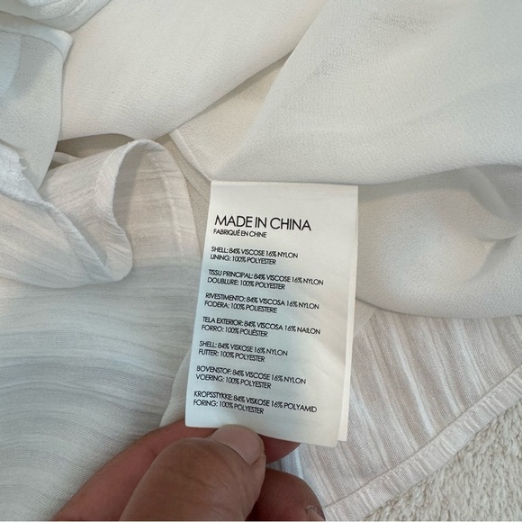 Club Monaco Malaina Off Shoulder Puffed Sleeve Top size 6 - Picture 9 of 16